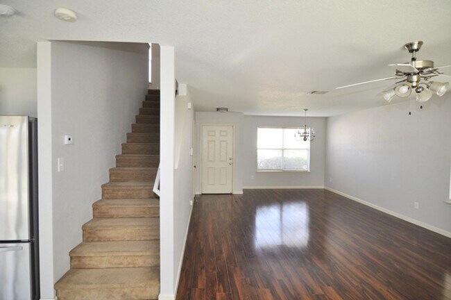 Building Photo - Spacious 3-2.5-2 in North Ft Worth, desira...