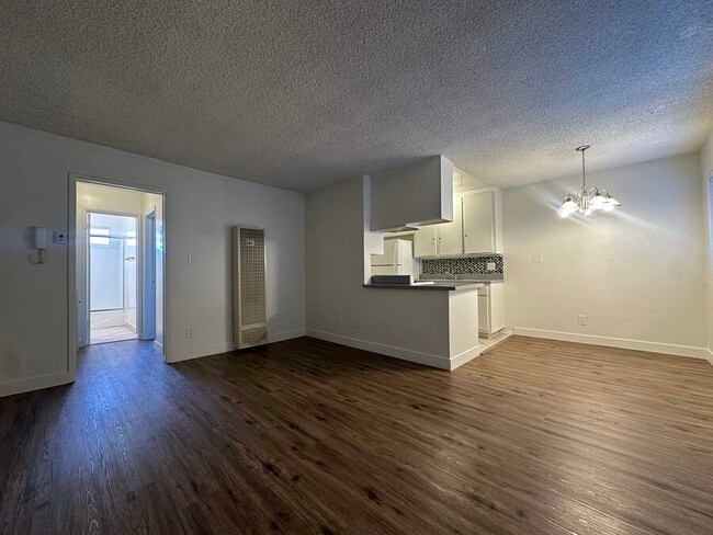 Building Photo - 17 Thornton Ave