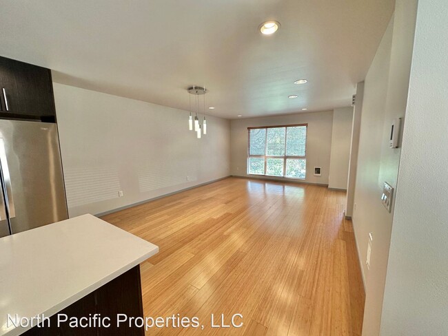 Building Photo - 3 br, 3 bath House - 1465 S Columbian Way