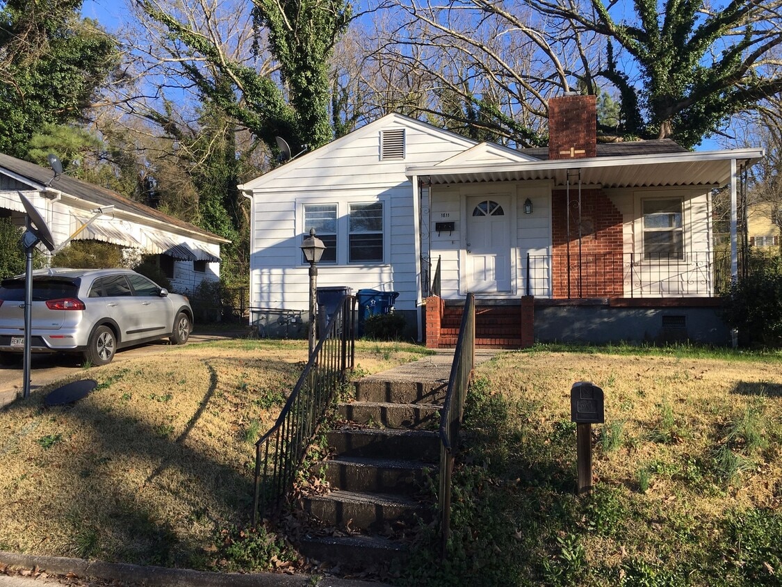 Primary Photo - 1811 Thomas Ave