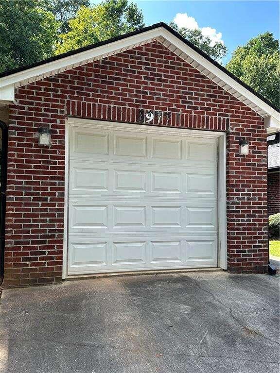 Building Photo - 3977 Hidden Hollow Dr
