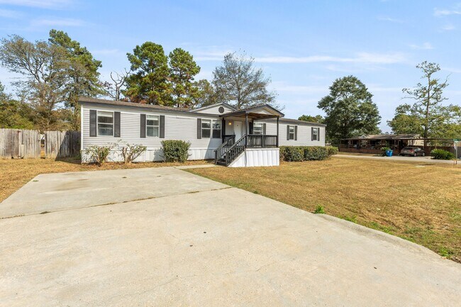 Foto del edificio - 179 Carmen Blvd