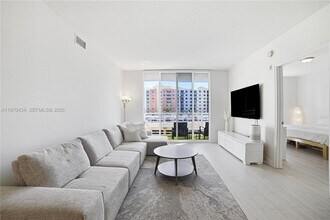 Building Photo - 2775 NE 187th St