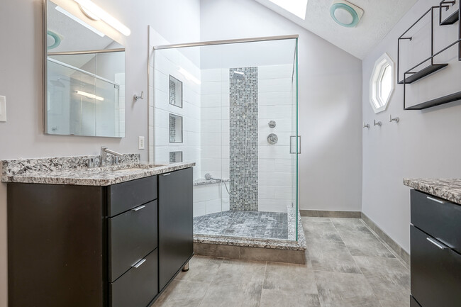 Building Photo - 13897 Sandy Creek Ct