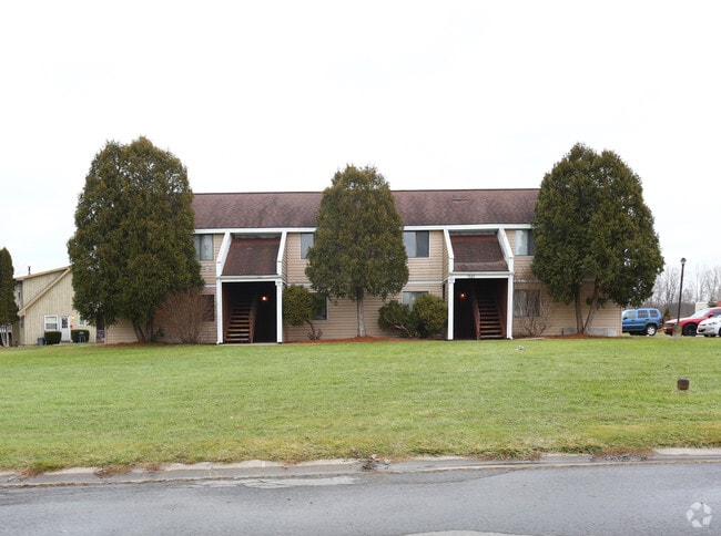 Building Photo - Maple Manor