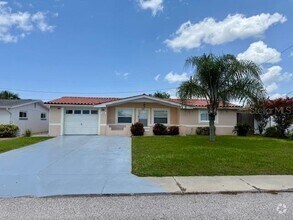 Building Photo - 5145 Overton Dr