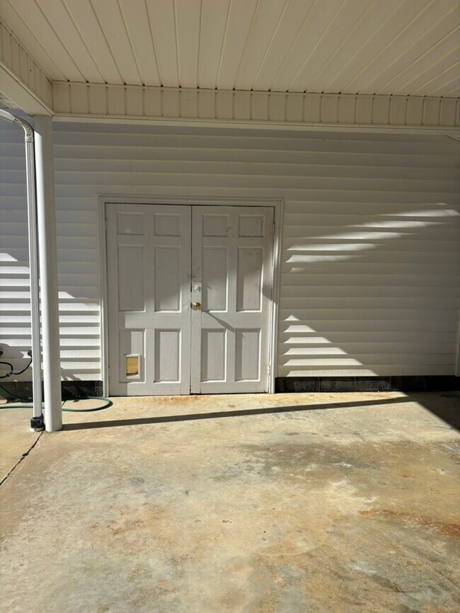 Foto del edificio - 2314 Hannah Creek Rd