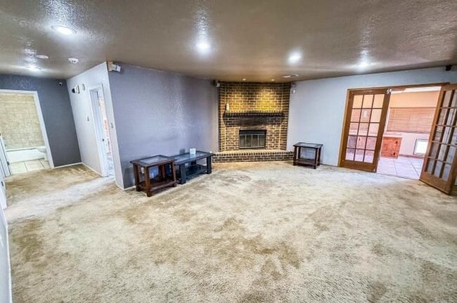 Foto del edificio - 7703 N Valdez St