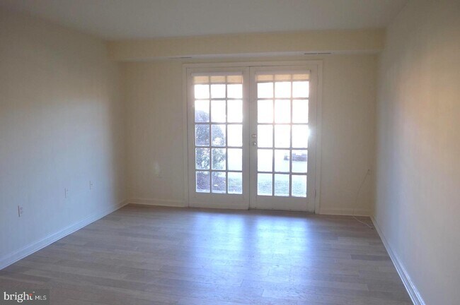 Foto del edificio - 5929 Quantrell Ave