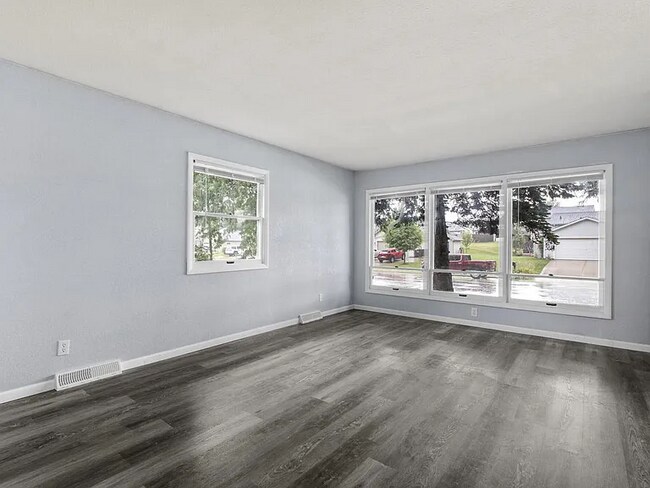 Foto del edificio - 8632 Broadway Dr
