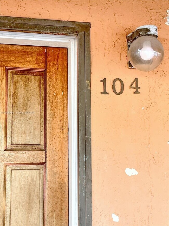 Building Photo - 2740 W 63rd St