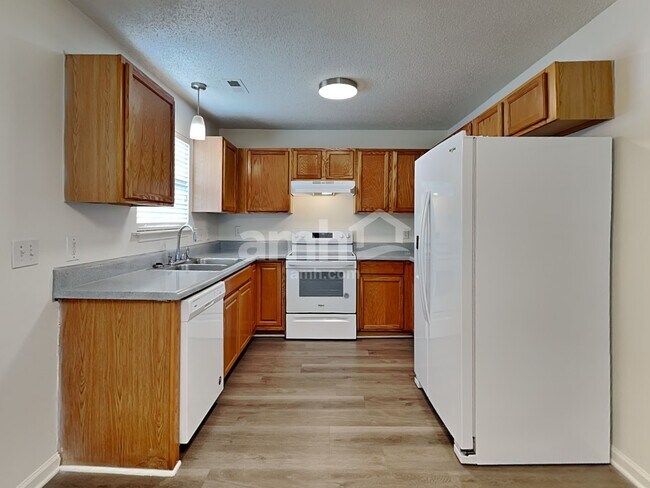 Building Photo - 4020 Landerwood Dr