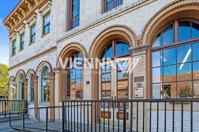 Foto del edificio - 120 I St