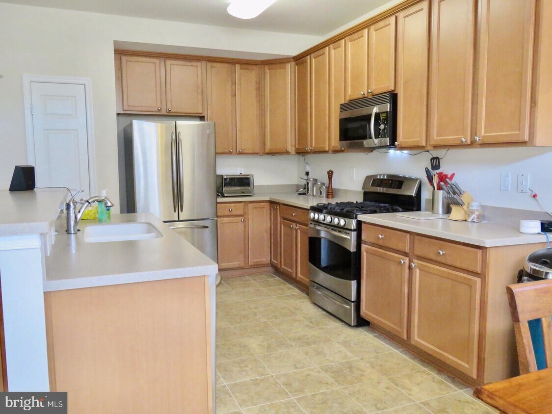 Primary Photo - 7550 Stoney Run Dr