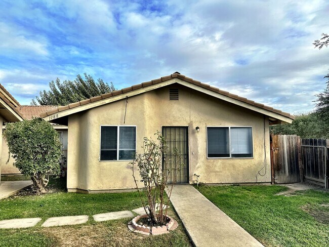 Building Photo - 1188 S Vetter Dr