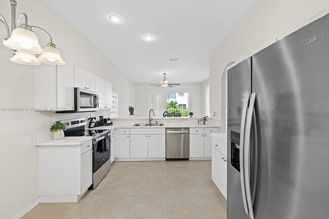 Foto del edificio - 1941 NW 171st Ave