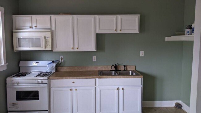 Foto del edificio - 1327 N 28th St