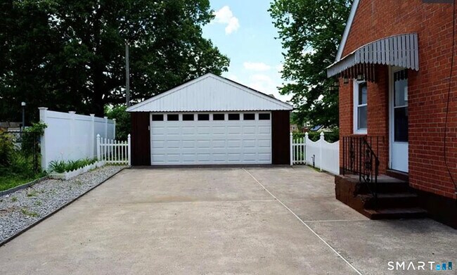 Foto del edificio - 122 Oberlin Rd