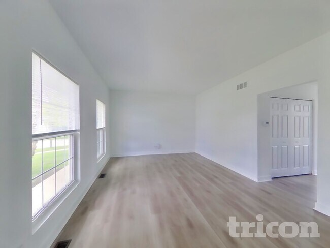 Foto del edificio - 7217 Sutherland Ct