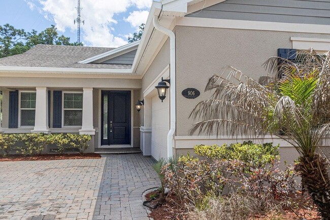 Building Photo - 906 Victoria Hills Dr S