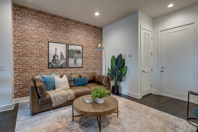 Foto del edificio - Charming 1BR Townhome in Nashville