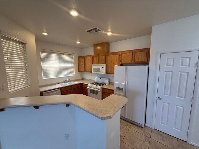 Building Photo - DESERT PINES GATED COMMUNITY!