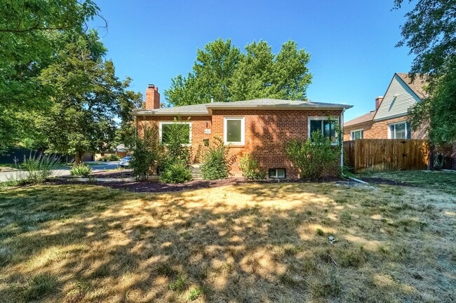 Very nice home near Washington Park. - Very nice home near Washington Park.