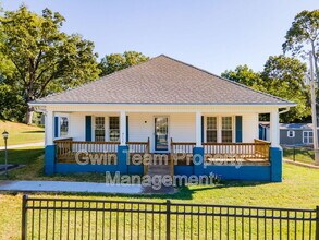 Building Photo - 4715 S Lee St