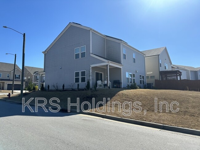 Building Photo - 902 Lippincott Rd