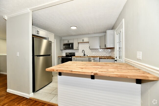 Building Photo - 5613 W 38th St