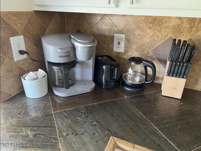 Building Photo - 6645 E Preston St