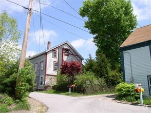 Building Photo - 12 Railroad St