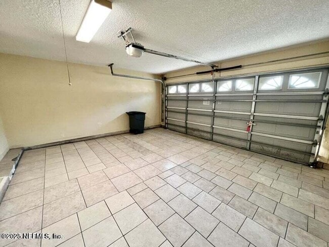 Foto del edificio - 7838 Springtime Ln