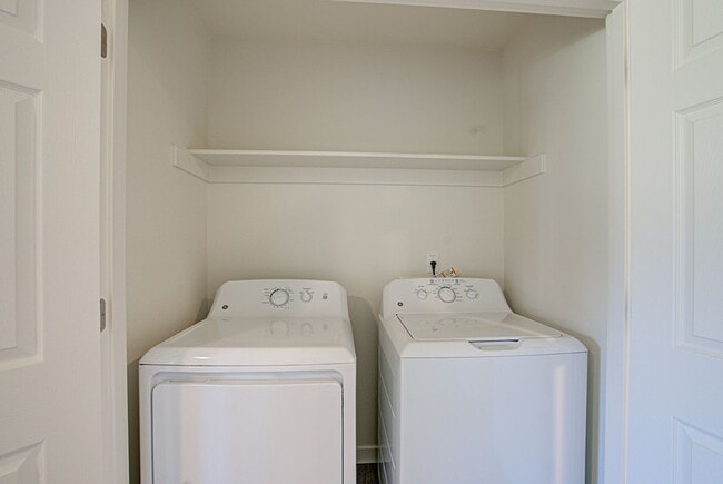 Interior Photo - Maple Springs