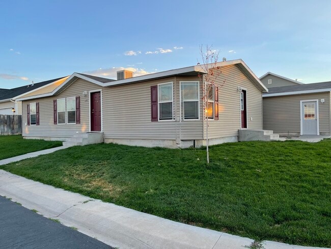 Foto del edificio - 2066 S 150 W