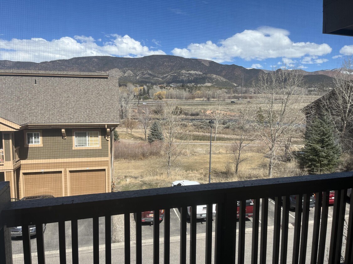Foto principal - 608 River View Dr