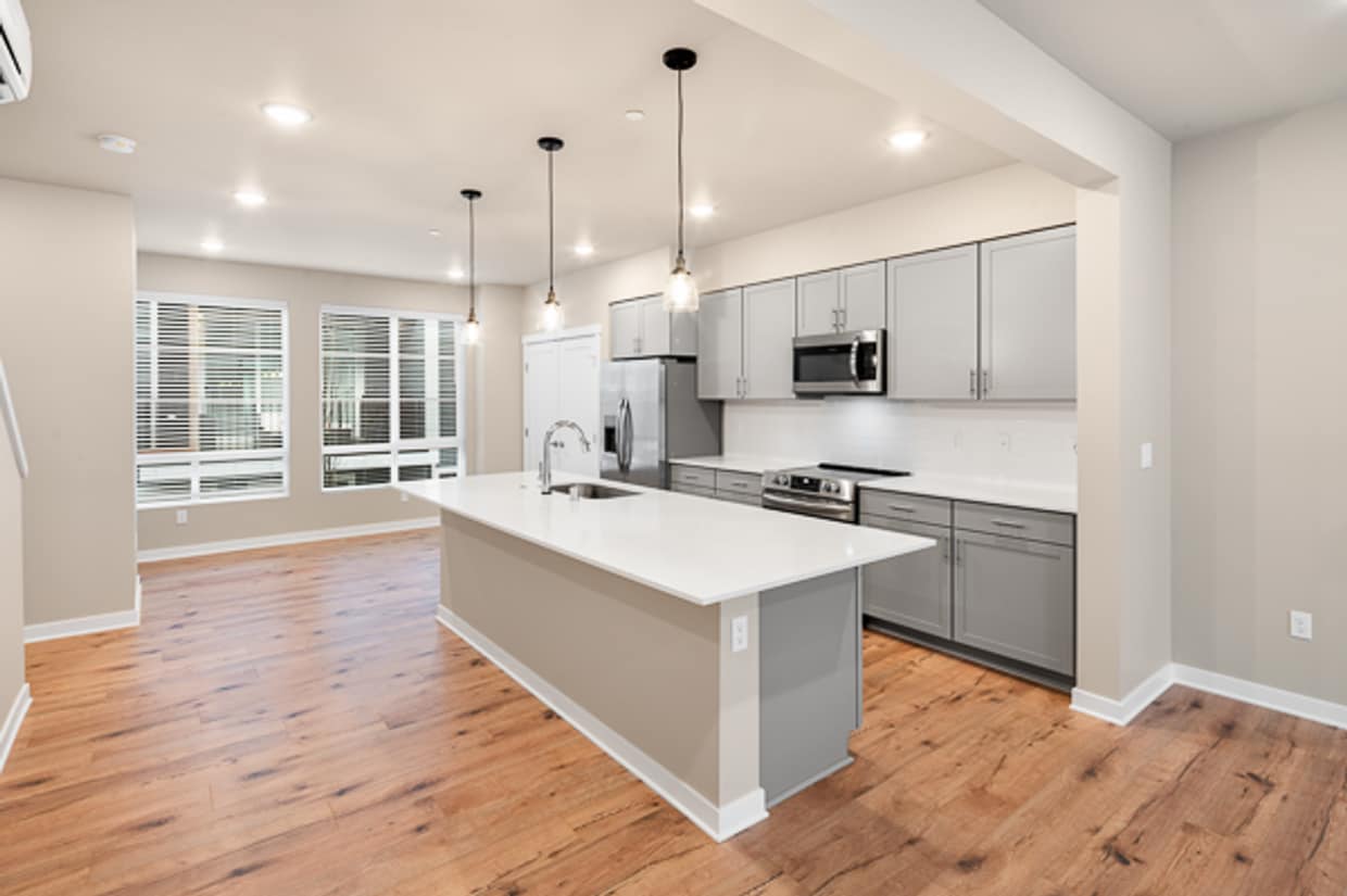 Kenmore Townhome | 4 Bed 3.5 Bath | $3,725 - Kenmore Townhome | 4 Bed 3.5 Bath | $3,725