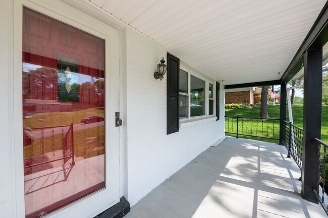 Foto del edificio - Anderson - Updated and spacious 3 bed 2.5 ...