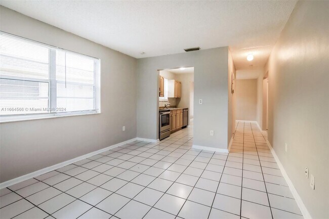 Building Photo - 9233 SW 204th Terrace