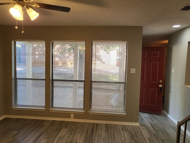 Photo - 809 Treadwell Ct House