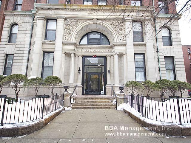Building Photo - 483 Beacon St