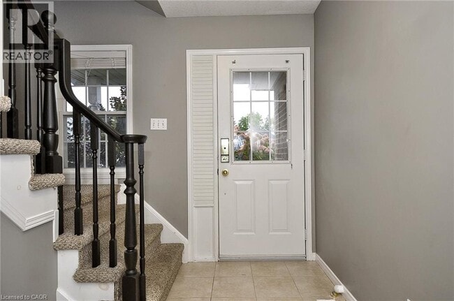 Building Photo - 216 Pineland Ct