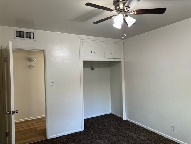 Building Photo - 2927 Peerless Ave