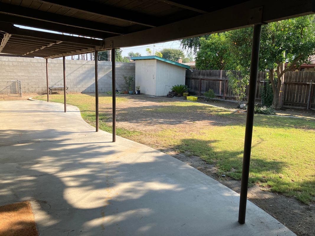 Foto del edificio - 4709 Summertree Ln