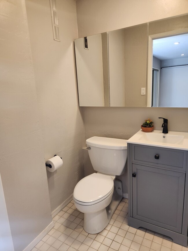 Building Photo - 807 Taurus Dr