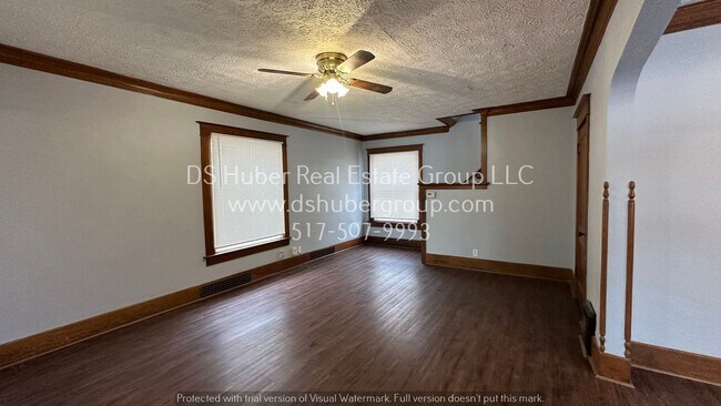 Foto del edificio - 921 W Oakland Ave