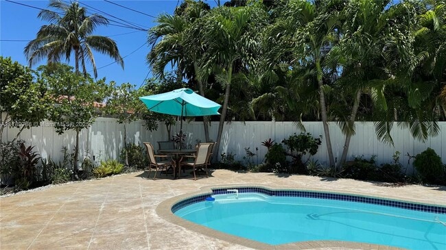 Foto del edificio - 1611 71st St