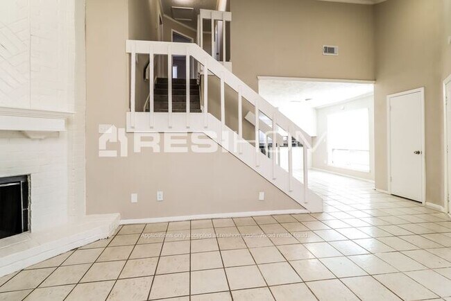 Building Photo - 6450 Dellfern Drive