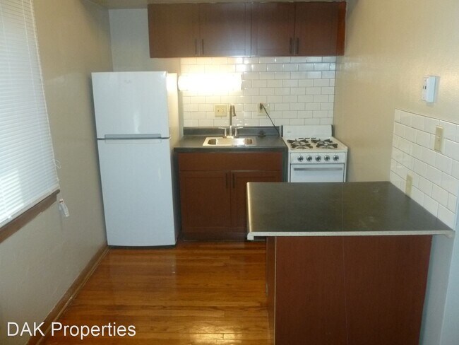 Foto del edificio - 1112 E Knapp St