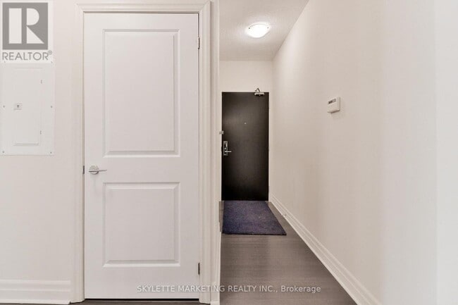 Building Photo - 8110-8110 Birchmount Rd